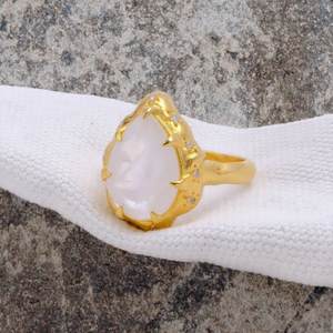 Bague Statement en Quartz Rose Plaqué Or, Sertissage Goutte d'Eau à Griffes, Bijou Géométrique pour Mariage et Fête pour Femme OR - Product Image 2