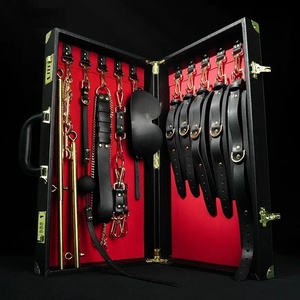 Kit <span class=keywords><strong>de</strong></span> bondage en cuir véritable 13 pièces avec coffret <span class=keywords><strong>de</strong></span> luxe, menottes, collier, bâillon, ensemble <span class=keywords><strong>de</strong></span> <span class=keywords><strong>jeu</strong></span> SM, ensemble <span class=keywords><strong>de</strong></span> bondage pour <span class=keywords><strong>jeu</strong></span> <span class=keywords><strong>de</strong></span> corde BDSM - Product Image 1