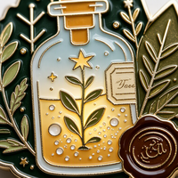 Broche personnalisée en émail « Potion Magique » – Bouteille d'apothicaire et feuille – Badge pour costume, blazer, cadeau