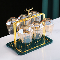 Ensemble de carafe en verre haut de gamme : 6 verres avec support et plateau modernes, élégance transparente pour des réceptions de luxe à la maison