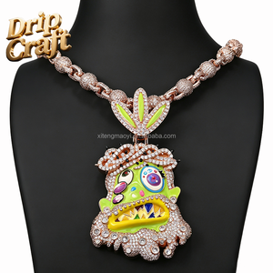 Ciondolo con ritratto in stile cartoon con smalto colorato, accessorio unico <span class=keywords><strong>hip</strong></span>-<span class=keywords><strong>hop</strong></span>/<span class=keywords><strong>rap</strong></span>, stile streetwear alla moda. - Product Image 3