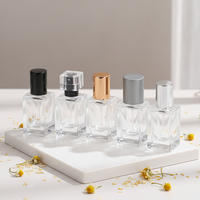 Flacons de parfum en verre rectangulaires transparents de 15 ml, vaporisateurs rechargeables, brume fine, échantillons cosmétiques de voyage, miniatures de parfum, logo personnalisé