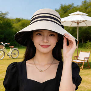 Sombrero de Sol para Mujer, Ala Ancha, Estilo Coreano, con Rayas Negras, Protección UV, Plegable, para Uso en Exteriores de Verano - Product Image 1