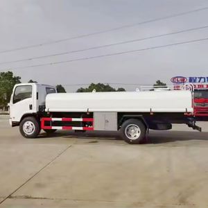 Camion-citerne Isuzu 4x2 pour le transport de carburant, d'huile, de diesel, d'essence, de GNC, de GPL - Prix - Product Image 3