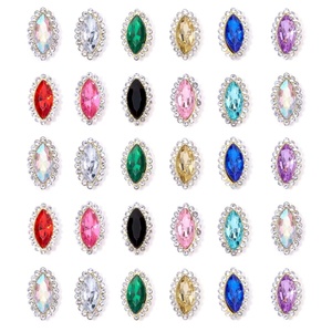 OLeeya 200 pièces de strass en verre œil de cheval dorés brillants à base griffe, pierres à coudre étincelantes pour bijoux DIY, boucles d'oreilles et pendentifs - Product Image 1