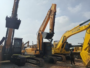 Excavadora de cadenas Hyundai 225LC-9s usada, 22 toneladas, motor y bomba de 113 kW, componentes originales - Product Image 2