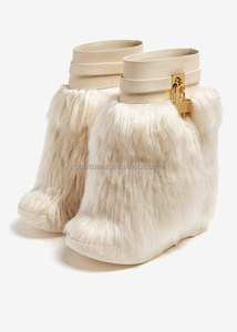 Bottes de motard noires en cuir avec fermeture de requin à <span class=keywords><strong>talon</strong></span> large pour femmes Bottes de luxe avec verrouillage de requin Bottes à hauteur de genou en alpaga - Product Image 2