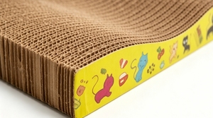 Rascador Grande para Gatos de Cartón Corrugado, Resistente al Desgaste, de Alta Densidad, Amarillo, con Diseño de Dibujos Animados, Cama de Descanso y Almohadilla para Garras - Product Image 5