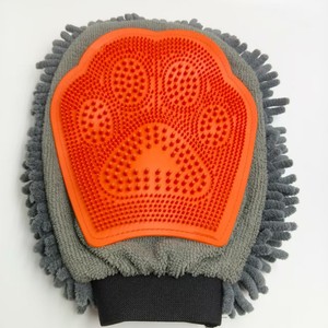 Gants de toilettage pour animaux de compagnie en chenille et silicone gris, orange, rouge, bleu pour le bain, le massage, le nettoyage et l'élimination des poils des chiens - Product Image 1