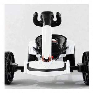 Voiture électrique premium pour bébé avec télécommande, feux LED rouges, forme d'aile, batterie 6V4.5, double propulsion, plastique sûr, 2-4 ans - Product Image 3