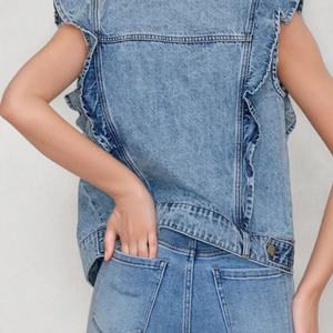 Chaleco de Verano para Mujer, Diseño OEM, Chaqueta sin Mangas a la Moda con Botones y Bolsillos Rectos, Camisa Vaquera - Product Image 5