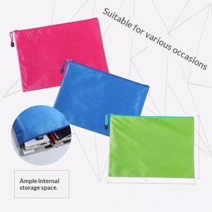 Borsa Portadocumenti in PVC Resistente, Impermeabile, con Motivo Calcistico, Cerniera, Formato A4, Logo Stampato, Tasche Trasparenti con Cerniera - Product Image 5