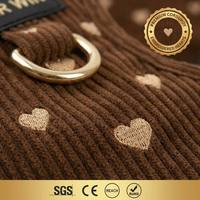Harnais de luxe en velours côtelé pour chien avec broderie personnalisée en forme de cœur, harnais de poitrine réglable pour animal de compagnie, laisse, collier et sac banane de promenade