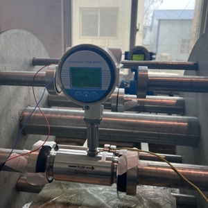 KFMH LWGY agua pura Alcohol líquido turbina 24VDC 1.0% R pulso líquido turbina caudalímetro - Product Image 5