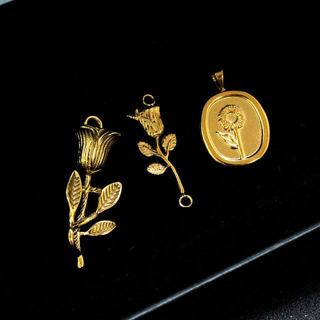 Retro Elegant Stainless Steel 18K Gold Plated Pendants Charm Gold Filled for Necklace Making
