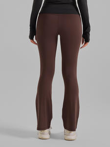 Leggings de yoga évasés à taille haute avec logo personnalisé pour femmes - Nylon et élasthanne respirants - Product Image 3