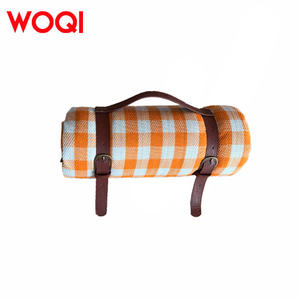 Manta de Picnic para Exteriores Woqi, Color Naranja, 900G, Fibra Acrílica, Secado Rápido, Rectangular, Ligera y Portátil - Product Image 3