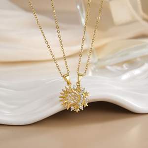 <span class=keywords><strong>Collier</strong></span> pendentif magnétique soleil et lune pour couple, élégant, polyvalent et sophistiqué, cadeau parfait pour les meilleurs amis - Product Image 1