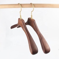 Cintres en bois de luxe sur mesure, style rétro antique, à épaules larges, pour magasin de vêtements, hôtel