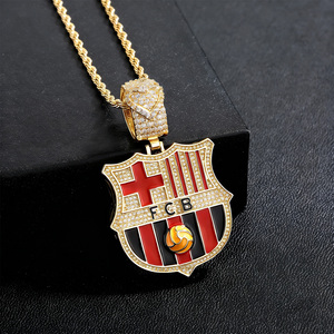 XILIANGFEIZI Collar de Lujo con Colgante de Insignia del Fútbol Club <span class=keywords><strong>Barcelona</strong></span>, Estilo Euroamericano INS Hip Hop, de Cobre y Circonita, Souvenir - Product Image 2