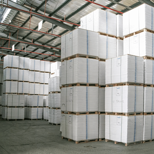 Papel de Impresión Offset Premium al por Mayor de Fábrica, Hojas A4 de 80gsm y 100gsm, Papel Couché Sin Madera para Folletos Comerciales y Oficina - Product Image 2