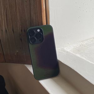 Funda Plegable de TPU+PC Estilo Chino Original con Protector de Cámara, Diseño de Astronauta Rojo, Correa para Teléfono para 15/14/13 Pro/i17 Pro - Product Image 4