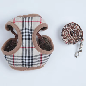 Conjunto de arnés y correa para perros con monograma de lujo, suave Louis nuevo diseño chaleco para mascotas conjunto de arnés de pecho conjunto de Correa y Collar para perros - Product Image 1