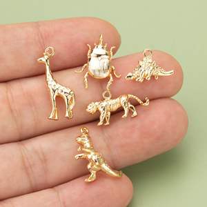 18K chapado en oro auténtico lindo Animal bosque dinosaurio <span class=keywords><strong>jirafa</strong></span> <span class=keywords><strong>escarabajo</strong></span> colgante para Diy pendientes collar Accesorios - Product Image 2