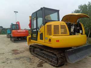 Miniexcavadora Komatsu PC70 usada, excavadora hidráulica de orugas de 7 toneladas, componentes de núcleo de segunda mano originales de Japón, motor de bomba - Product Image 3