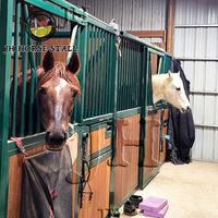 Enclos pour chevaux personnalisable avec porte à charnières en acier inoxydable et largeur réglable pour les besoins spéciaux Écurie pour chevaux