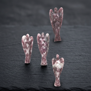 Figurines d'anges en pierres précieuses vertes faites à la main, sculptées en forme libre, décoration artisanale pour la maison - Product Image 2