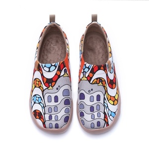 أحذية نسائية مسطحة مخصصة بتصميم مطبوع لجميع المواسم، أحذية قماشية عصرية للسيدات، أحذية سهلة الارتداء من مادة EVA، تصميم زهري بصباغة التاي داي - Product Image 3