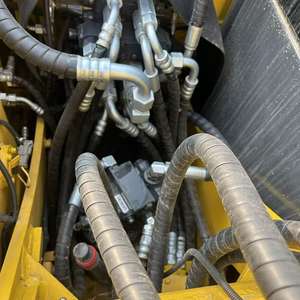 Miniexcavadora Komatsu PC60-7/PC60-8 de Segunda Mano, 6 Toneladas, Fabricada en Japón, Motor Cummins, Bomba de Alta Resistencia para Mantenimiento Agrícola - Product Image 3