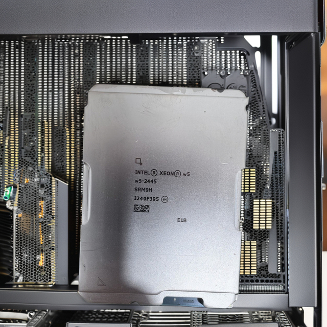 Used Intel Atom W5-2445  3.10 GHz  CPU New Condition Desktop Processor Brand