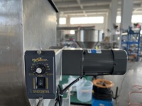 Machine de remplissage semi-automatique pneumatique pour pâtes avec trémie mélangeuse pour sauce chili, sauce tomate, remplisseur de bocaux