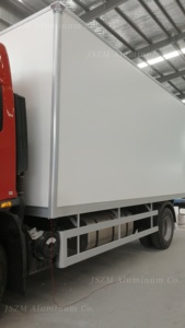 Ringhiera Laterale in Alluminio Anodizzato Antiruggine - Protezione Laterale Resistente per Camion Frigoriferi - Product Image 2