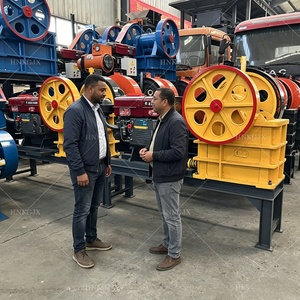 Concasseur à mâchoires professionnel PTO 150*250 pour le traitement des minerais, importé de Chine - Product Image 1