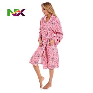 <span class=keywords><strong>Disfraz</strong></span> <span class=keywords><strong>de</strong></span> Cosplay <span class=keywords><strong>de</strong></span> Anime Kamado Nezuko Tanjirou, Bata <span class=keywords><strong>de</strong></span> Baño <span class=keywords><strong>de</strong></span> Felpa Coral Tomioka Giyuu, Bata, Capa - Product Image 4