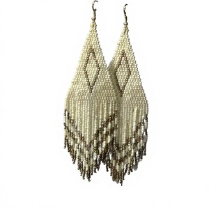 Pendientes de cuentas de semillas Bohemias de oro marfil Estilo bohemio de moda con diseño de flecos de perlas y cuentas de vidrio - Product Image 1