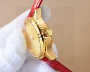 นาฬิกาข้อมือผู้หญิงดีไซน์เนอร์สายสีแดงคุณภาพสูงขายดีที่สุด - Product Image 5