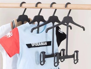 Ensemble <span class=keywords><strong>2</strong></span> pièces de cintres Lavinia en plastique transparent noir PP blanc à bas prix pour bébés et enfants Vente en gros d'usine - Product Image 2