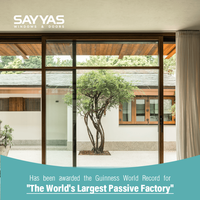 Porte coulissante panoramique grand format SAYYAS S220 en aluminium et bois, design minimaliste de luxe, étanche, triple vitrage