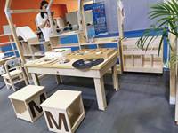 Table pour enfants en bois moderne d'usine EMA pour la chambre préscolaire, la cuisine, le parc et la maison.