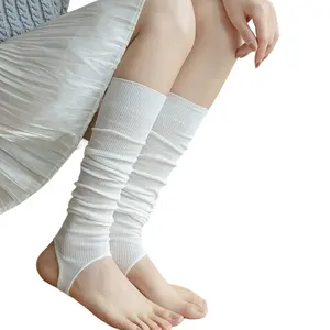 Mujeres baile de punto al por mayor personalizado Slouch calcetín hasta la rodilla de invierno sólido pierna calcetines más cálidos para las mujeres