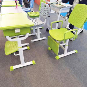 Ensemble de chaise et de bureau d'école réglables avec plateau en bois et plastique ABS pour une utilisation en classe - Product Image 2