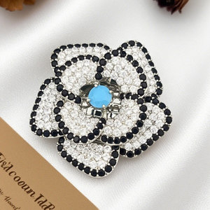 Fashion Darling Flower Brooch Black White Zircon Blue Turquoise Magnetic Women's Party Corsage - Product Image 1