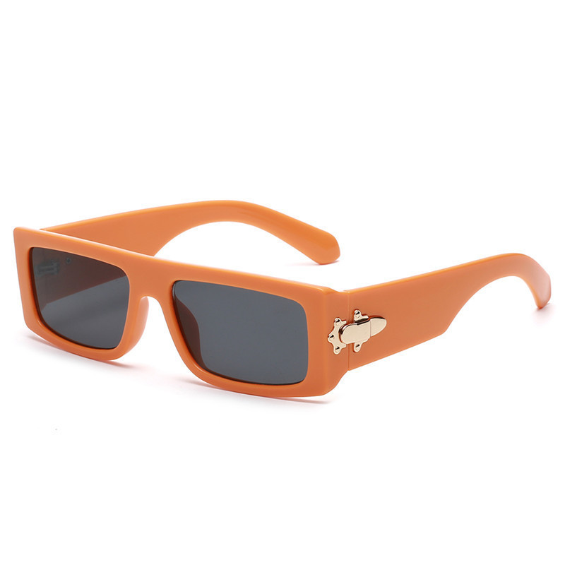 C4 cadre orange film gris noir