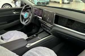 <span class=keywords><strong>Passat</strong></span> Pro 2025 <span class=keywords><strong>Volkswagen</strong></span> 1.5T per <span class=keywords><strong>Passat</strong></span> Pro Berlina a Benzina di Medie <span class=keywords><strong>Dimensioni</strong></span> Guida a Sinistra Nuova Condizione Interni Scuri per Adulti - Product Image 3