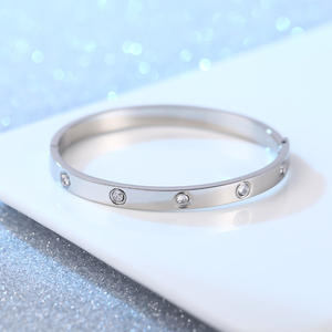 Bracciale coppia elegante in acciaio inox con stelle piene e dieci diamanti gioielli in acciaio al titanio in stile moda - Product Image 6