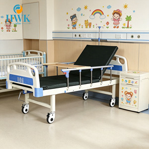 Cama de Hospital de Uso Doméstico <span class=keywords><strong>y</strong></span> Hospitalario <span class=keywords><strong>con</strong></span> Manivela Simple, Soporte de Acero, Barandilla de Seguridad, Colchón Personalizado, Barra de Infusión <span class=keywords><strong>y</strong></span> Ruedas Silenciosas - Product Image 1